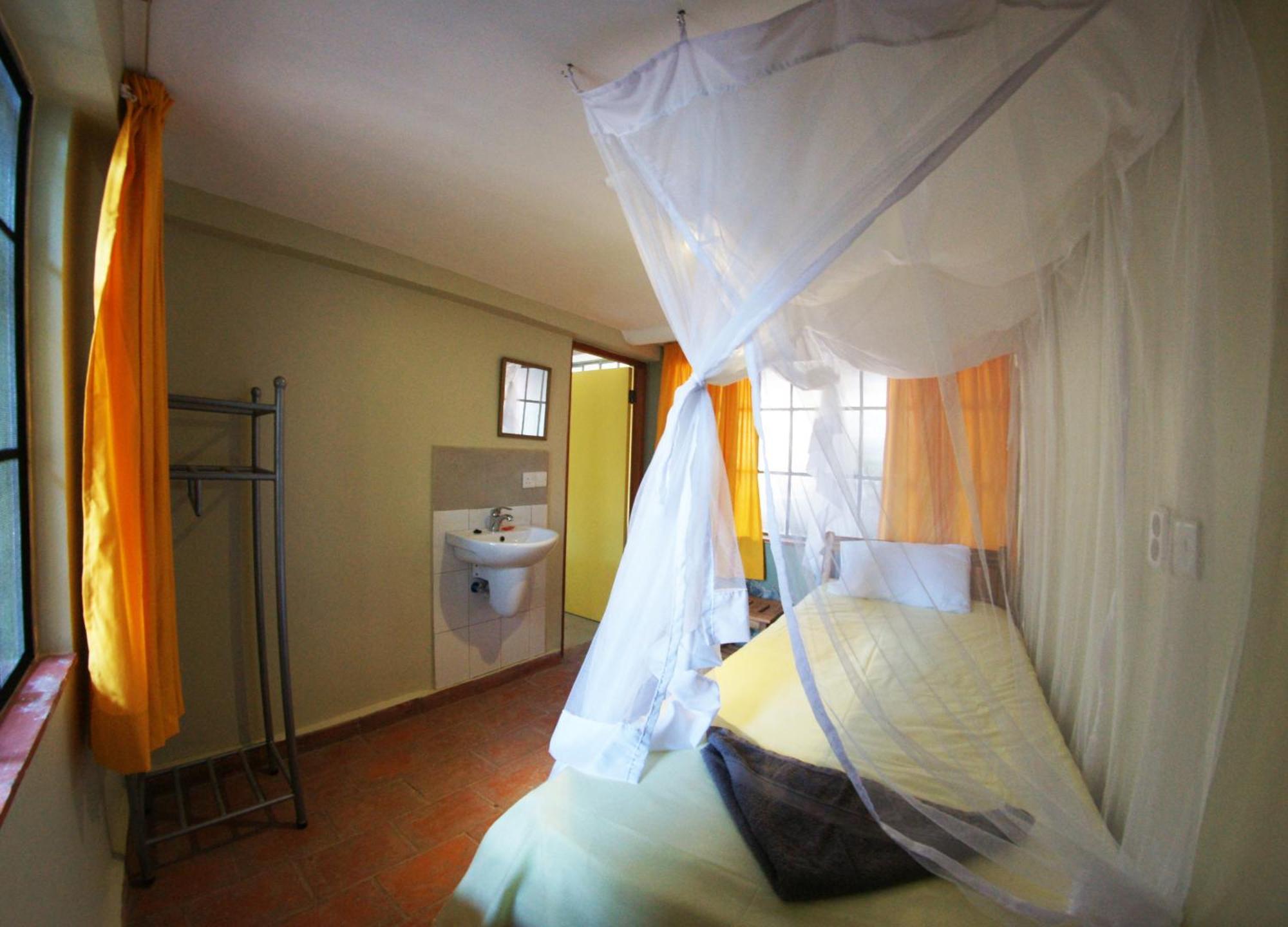 Yellow Haven Lodge Καμπάλα Δωμάτιο φωτογραφία